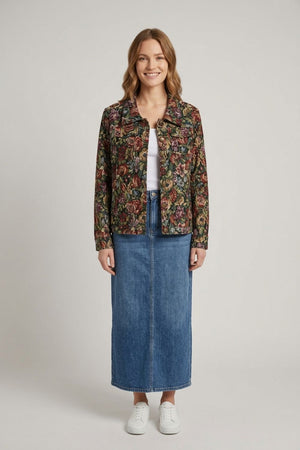 Green | Floral Textured Tapestry Jacket : Model is 5'6