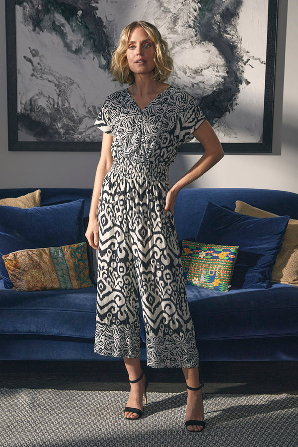White | Ikat Print Shirred Waist Jumpsuit : Model is 5'9"/175 cm and wears UK8/EU36/US4/AUS8 