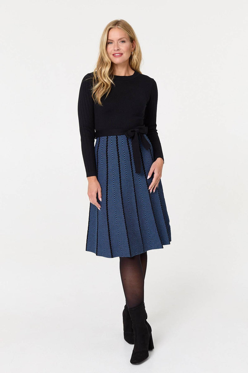 Chevron Texture Knee Length Jumper Dress