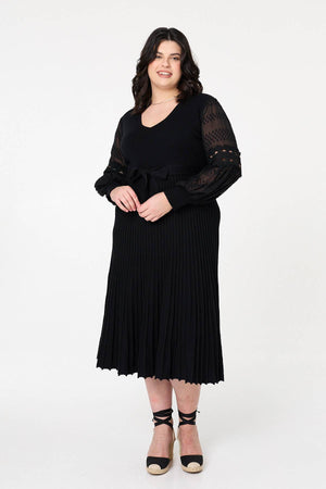 Black | Curve Pleated Lace Puff Sleeve Midi Dress