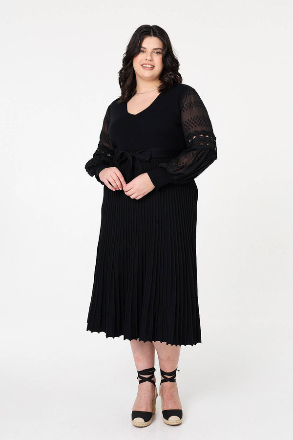Black | Curve Pleated Lace Puff Sleeve Midi Dress