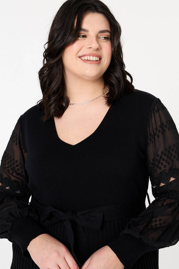 Black | Curve Pleated Lace Puff Sleeve Midi Dress