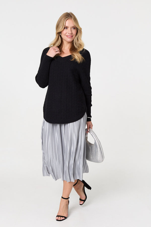 Black | Textured V-Neck Relaxed Curve Hem Jumper
