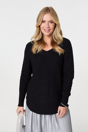 Black | Textured V-Neck Relaxed Curve Hem Jumper
