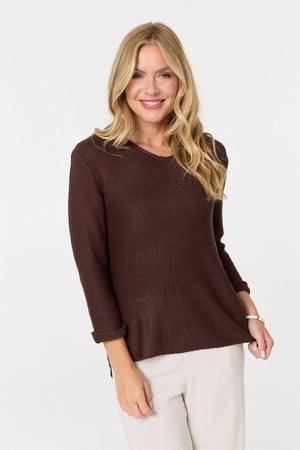 Brown | Mesh Texture 3/4 Sleeve Relaxed Top : Model is 5'10