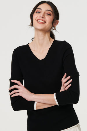 Black | Contrast Trim V-Neck Knit Top : Model is 5'11