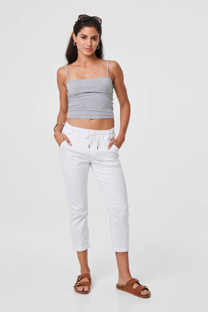 White | High Waist Skinny Cropped Trousers : Model is 5'8