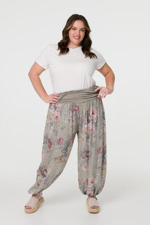 Brown | Floral Ruched Waist Harem Trousers : Model is 5'8
