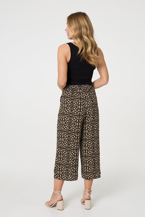 Black | Printed Drawstring Waist Crop Trousers
