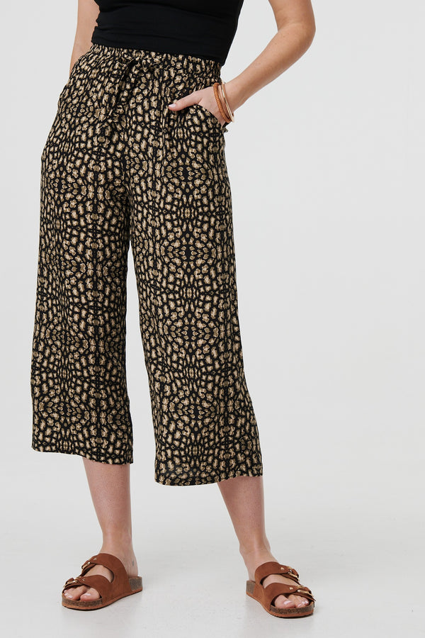 Black | Printed Drawstring Waist Crop Trousers
