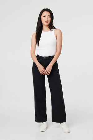 Black | High Waist Relaxed Wide Leg Jeans : Model is 5'9