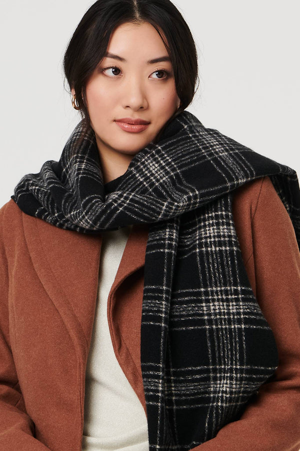 Black | Checked Tassel Fringed Scarf
