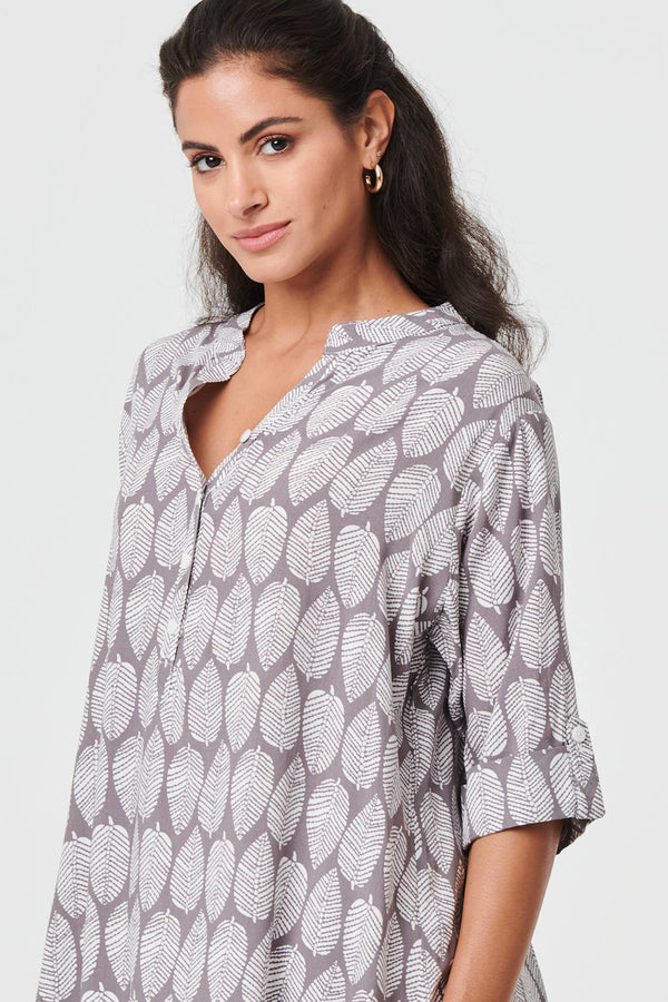 Grey | Leaf Print 1/2 Sleeve Curve Hem Blouse
