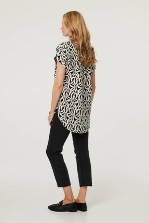 Black | Printed Short Sleeve Curve Hem Blouse