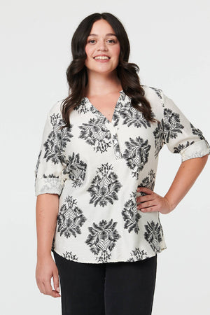 Black | Curve Floral Long Sleeve Blouse : Model is 5'8