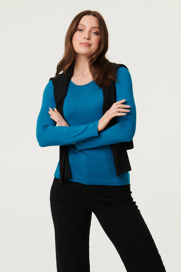 Teal | Long Sleeve Slim Scoop Neck Top : Model is 5'9"/175 cm and wears UK8/EU36/US4/AUS8