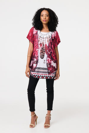 Red | Feather Print Relaxed Short Sleeve Tunic : Model is 5'8