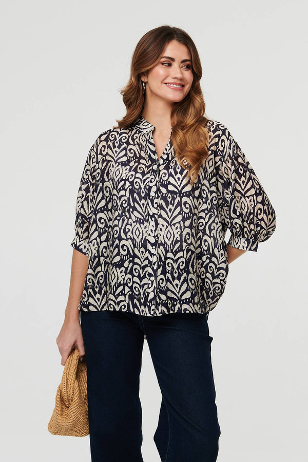Navy | Printed Button 3/4 Sleeve Relaxed Blouse : Model is 5'9"/175 cm and wears UK10/EU38/US6/AUS10