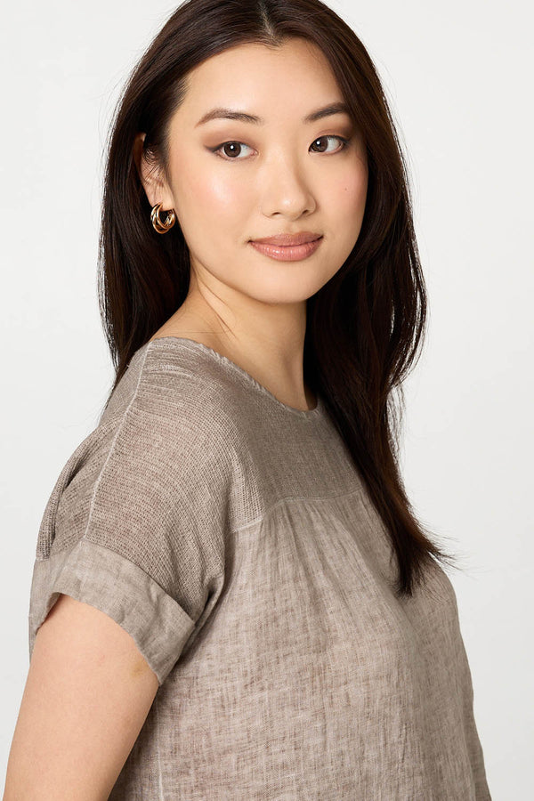 Beige | Contrast Texture Relaxed Curve Hem Top
