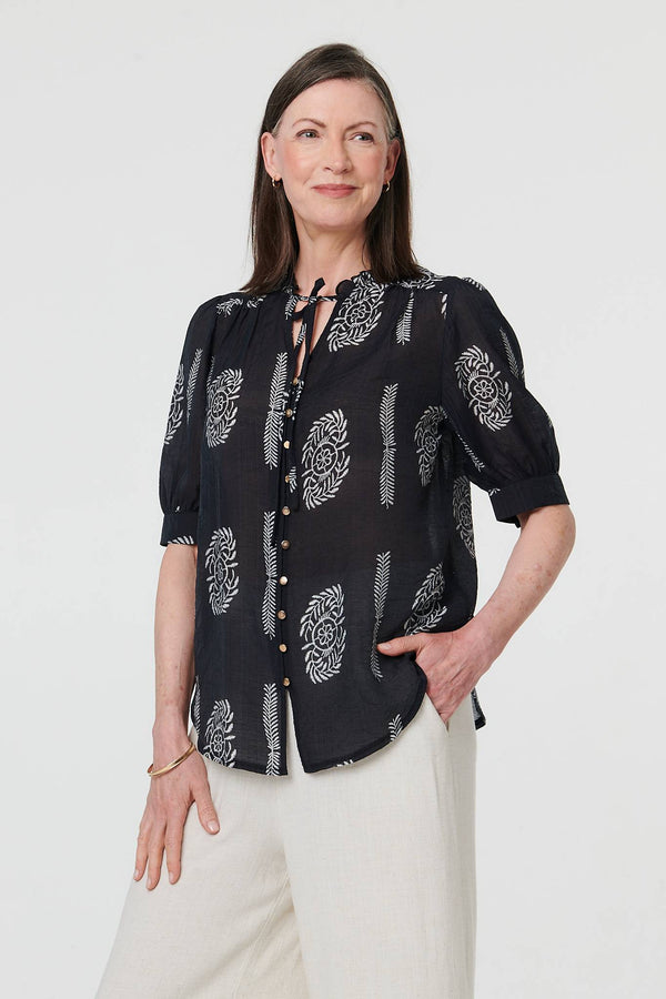 Black | Abstract Tie Front 1/2 Sleeve Blouse