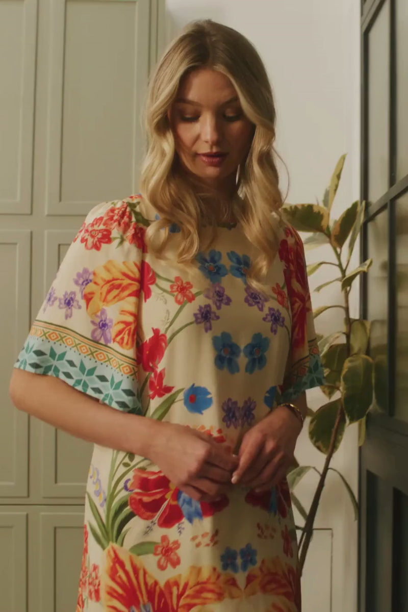 Orange | Floral Border Print Short Shift Dress : Model is 5'9"/175 cm and wears UK8/EU36/US4/AUS8
