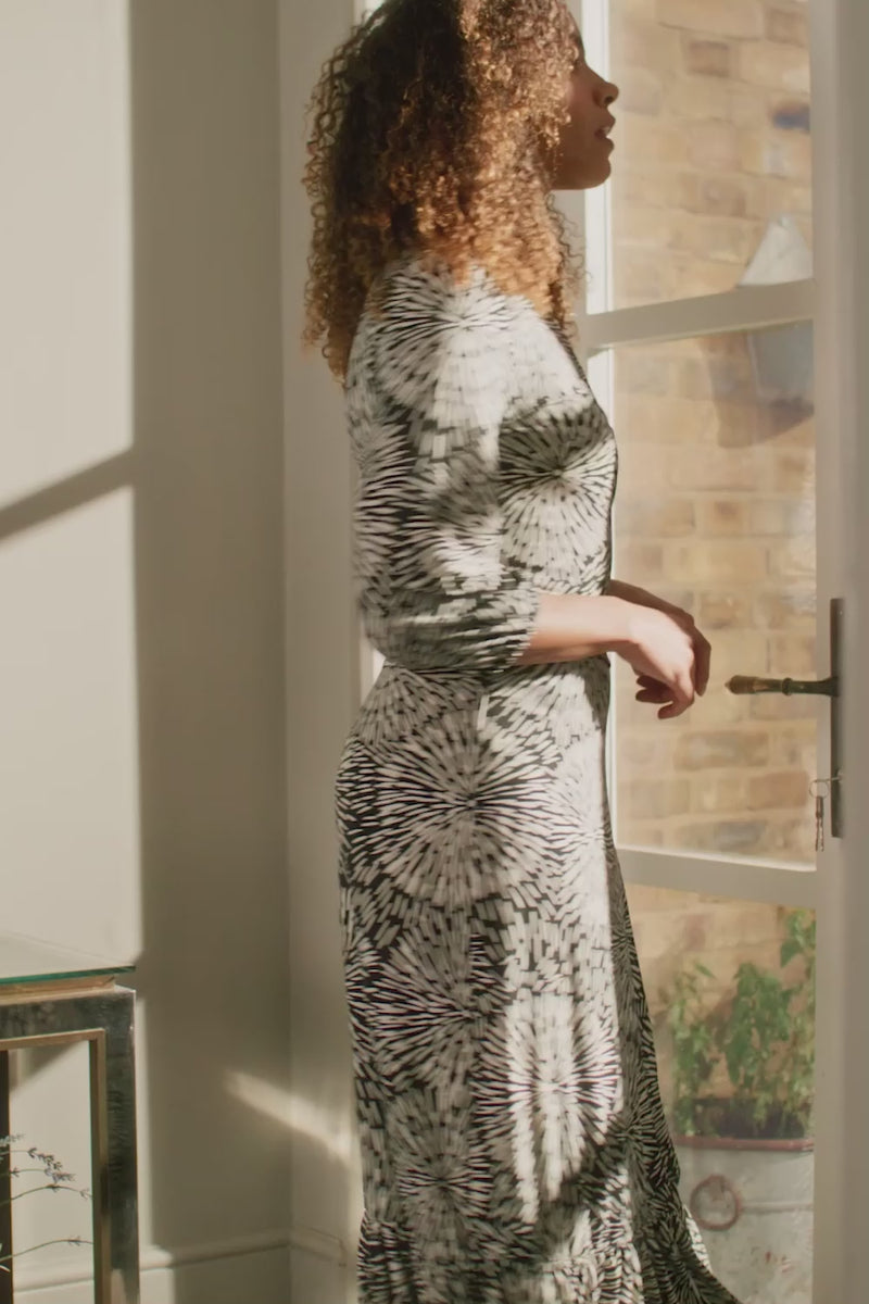 Black | Printed 3/4 Sleeve Midi Wrap Dress
