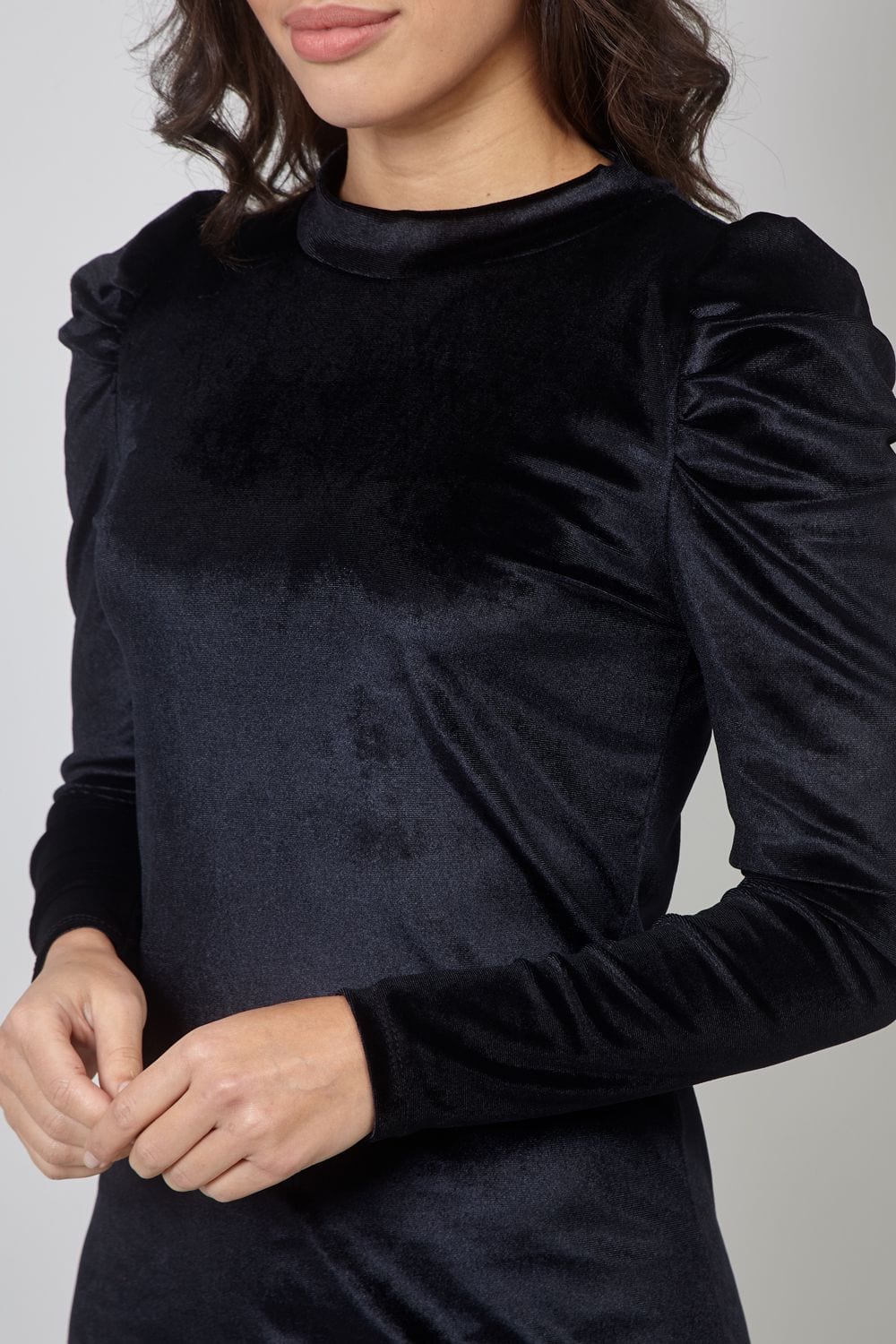 Black | Velvet Puff Sleeve Shift Dress