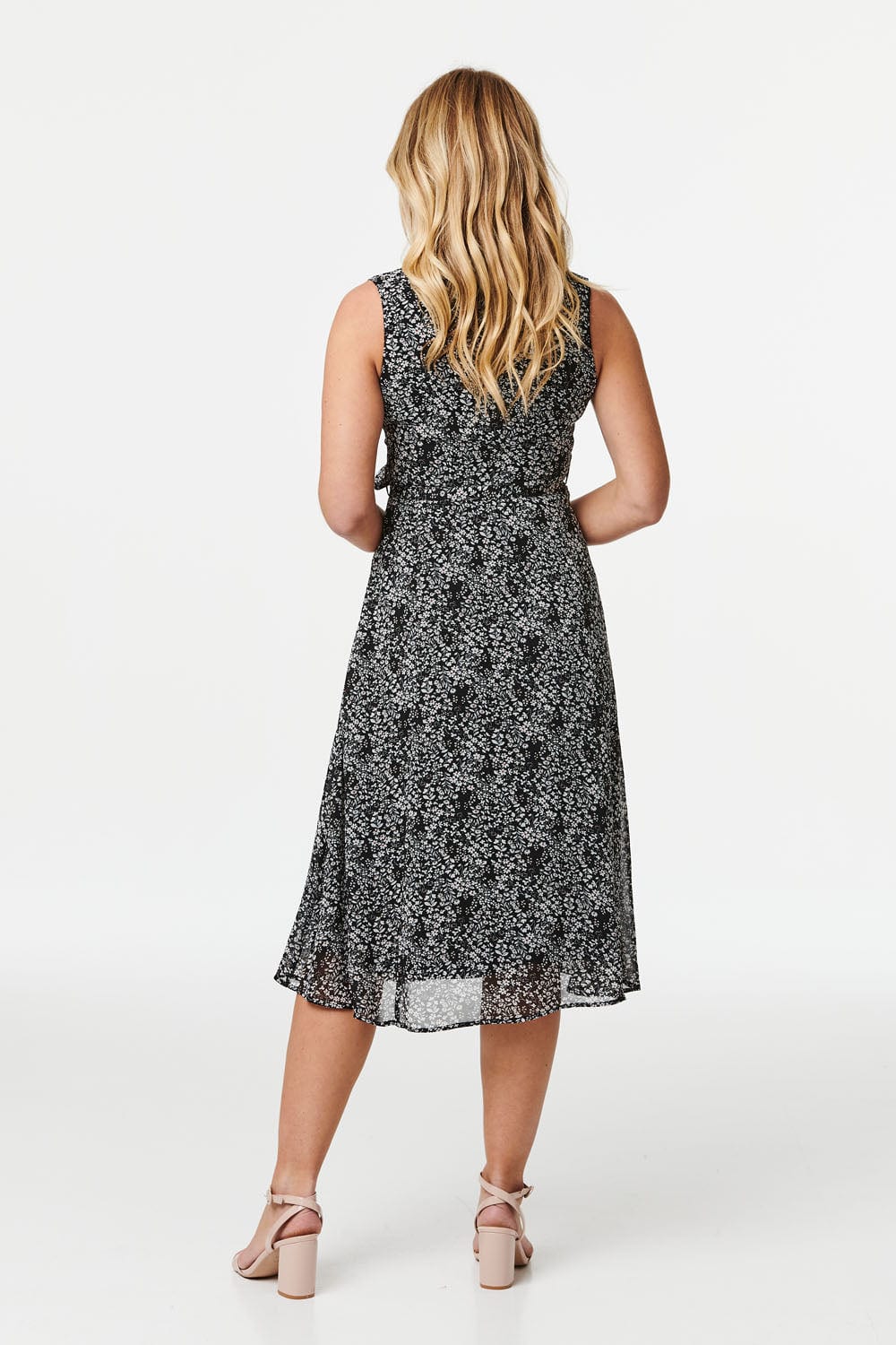 Black | Ditsy Floral Sleeveless Tea Dress