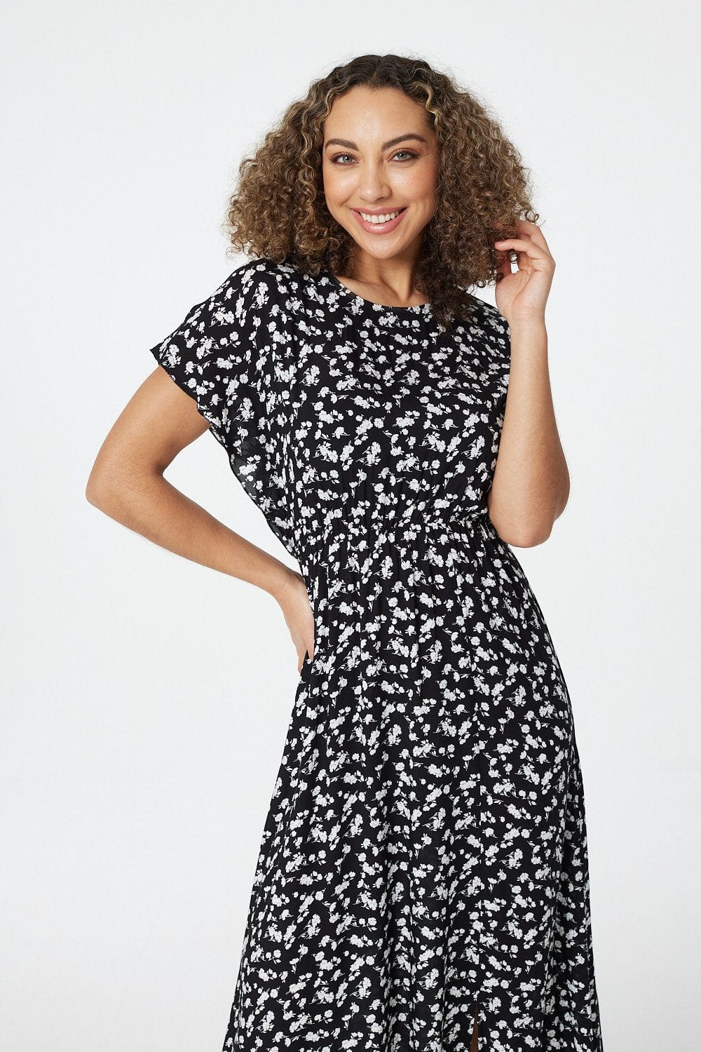 Black | Ditsy Floral Frill Sleeve Maxi Dress