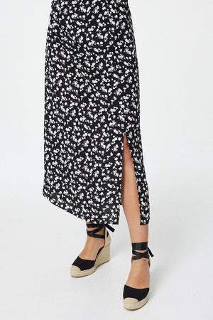 Black | Ditsy Floral Frill Sleeve Maxi Dress