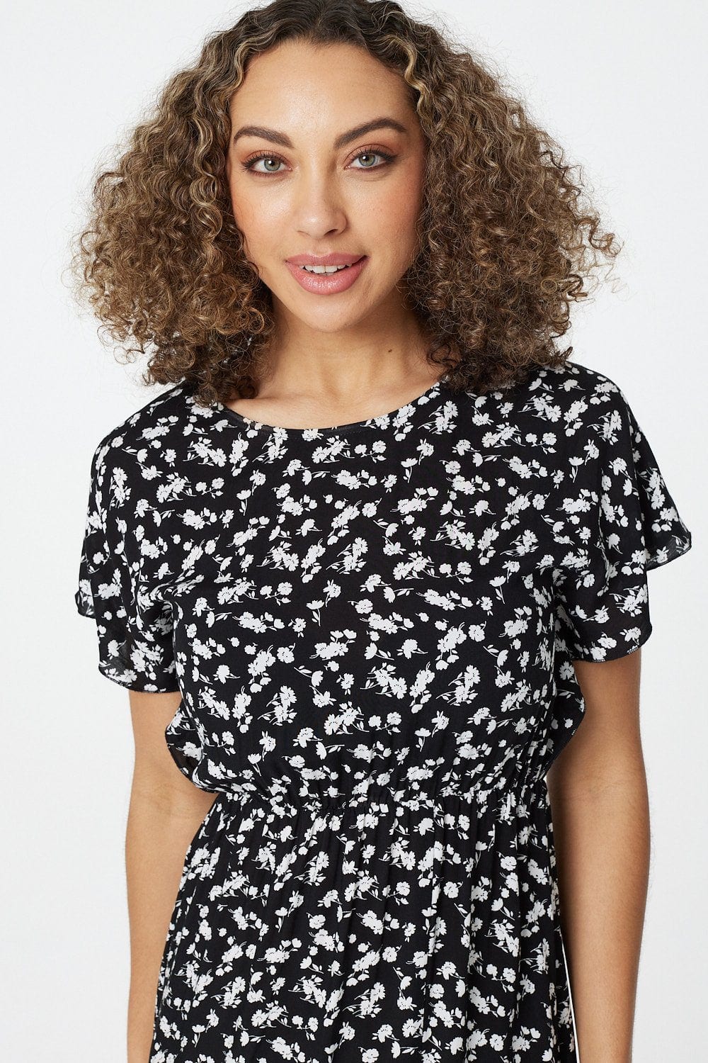 Black | Ditsy Floral Frill Sleeve Maxi Dress