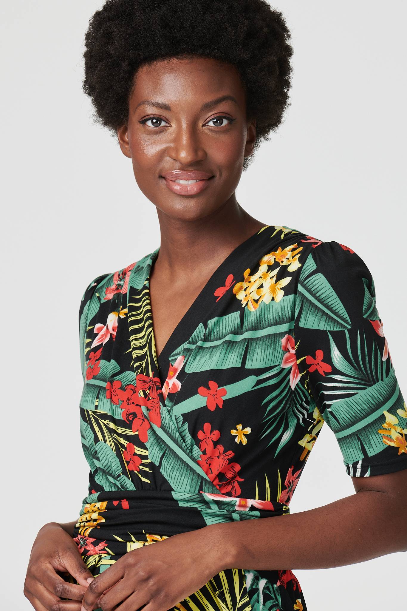 Black | Tropical Short Sleeve Ruched Dress