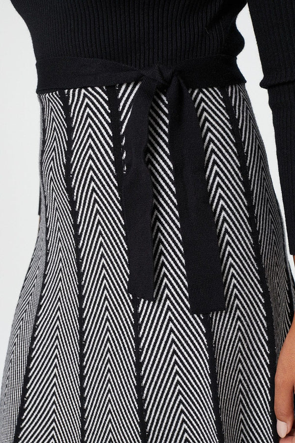 Black And White | Chevron Print Fit & Flare Knit Dress