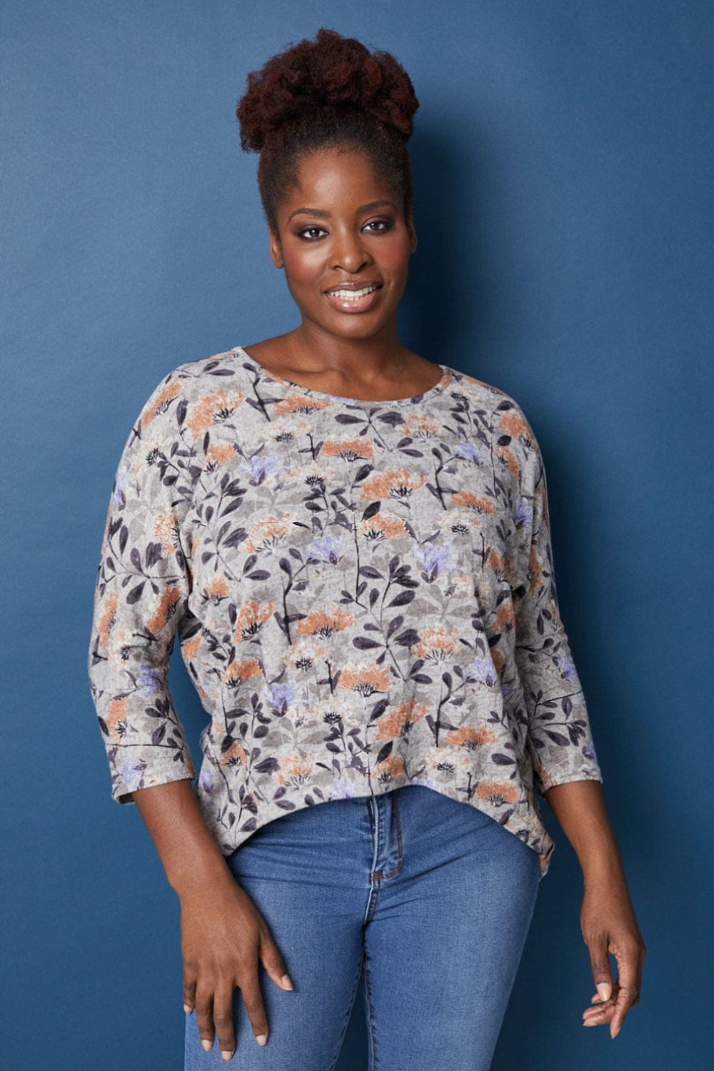 Grey | Curve Floral Bloom Light Knit