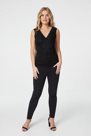 Black | Lace V-Neck Sleeveless Top