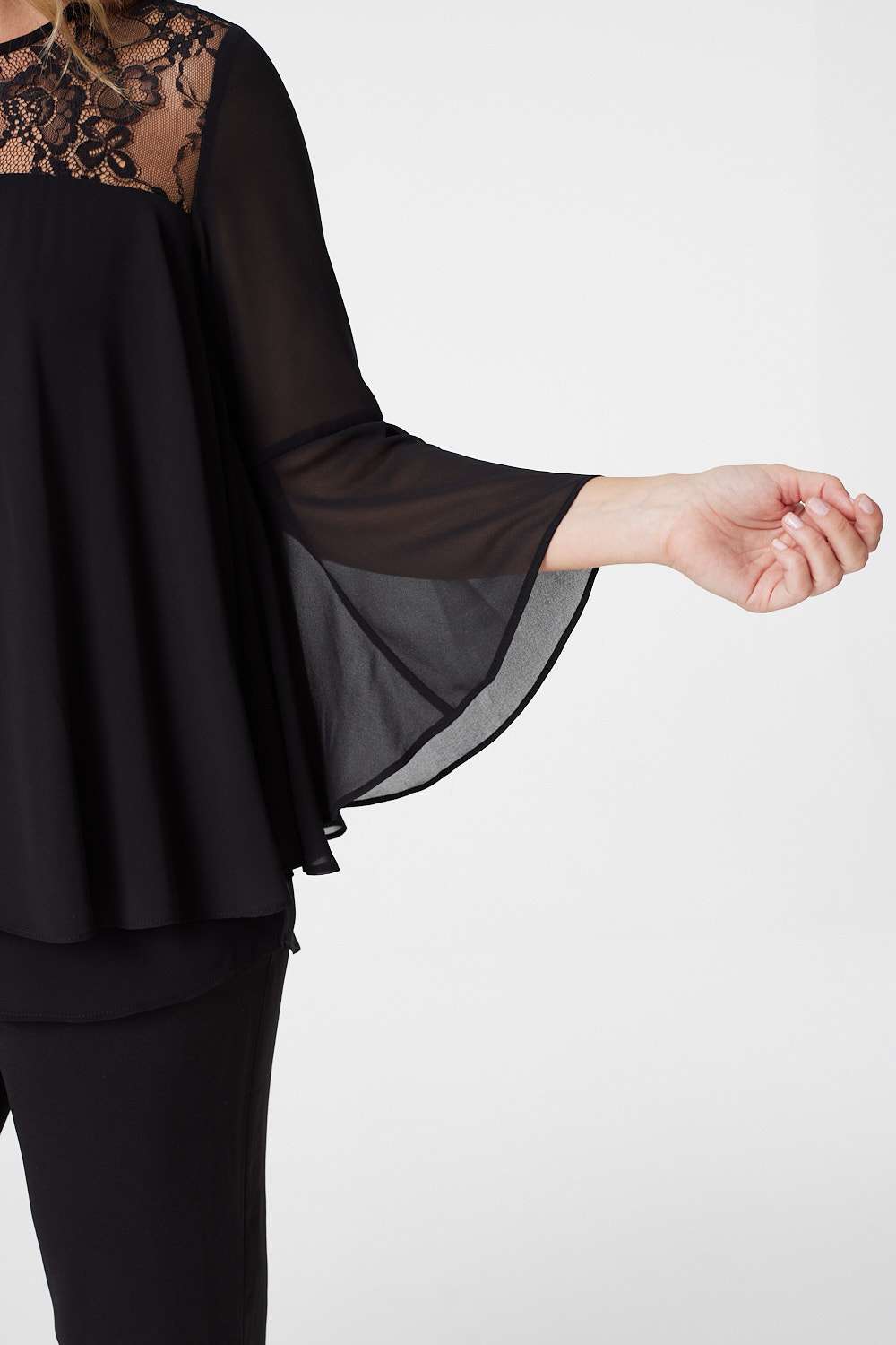 Black | Lace Long Sleeve Flowy Blouse