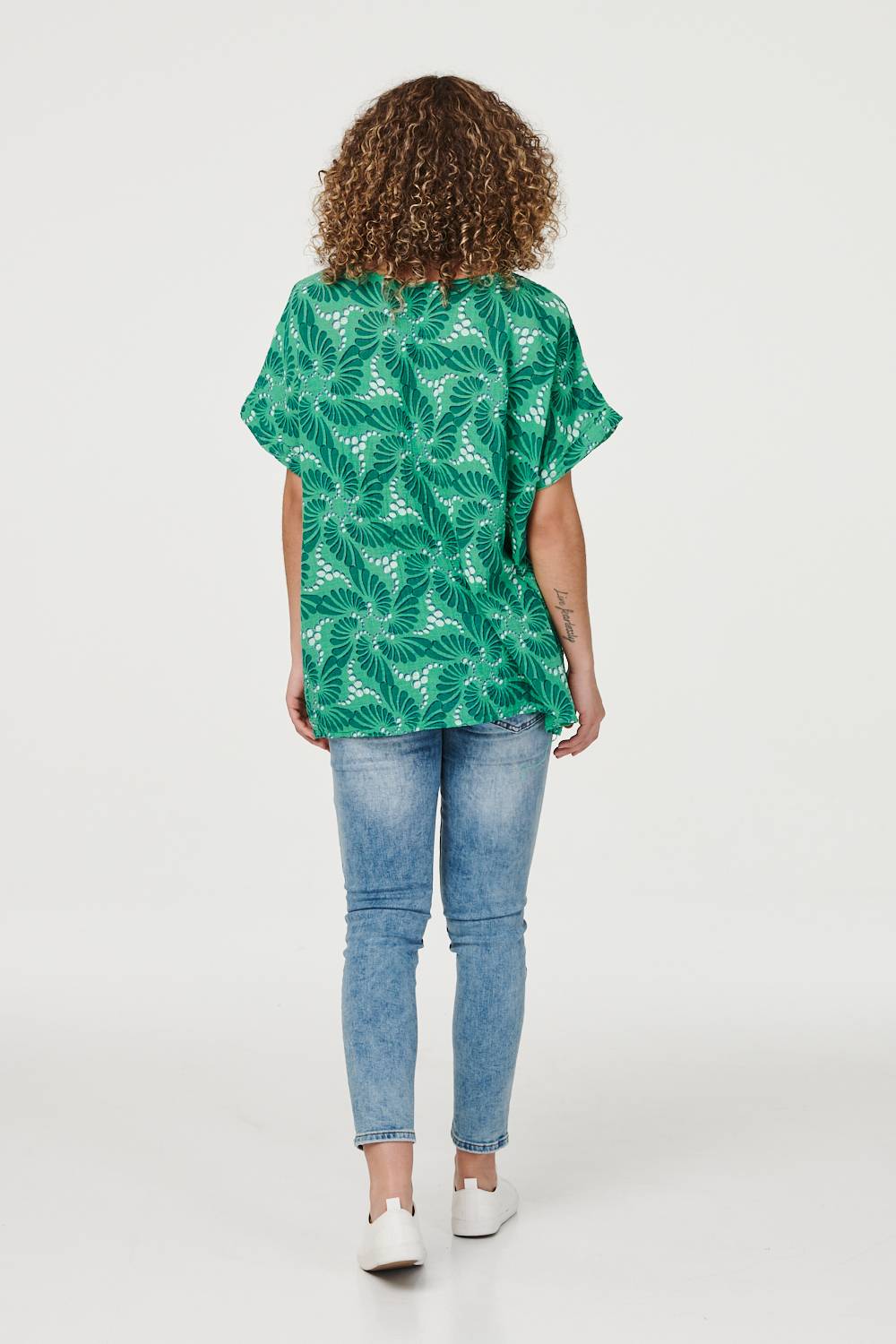 Green | Retro Print Blouse with Necklace