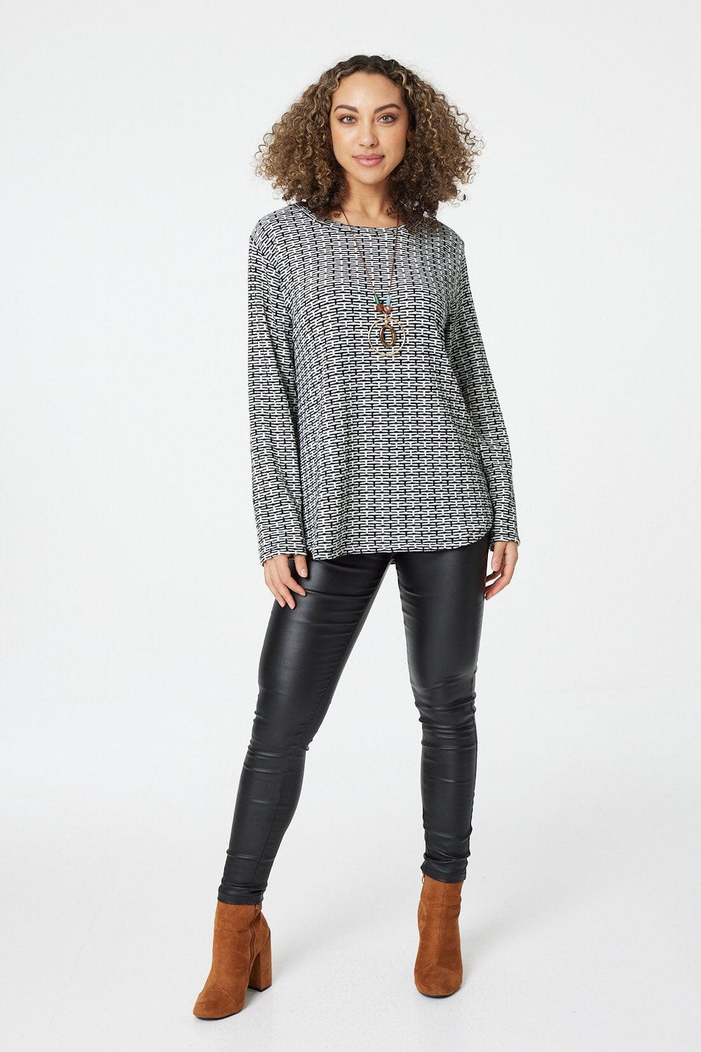 Black And White | Long Sleeve Top with Necklace