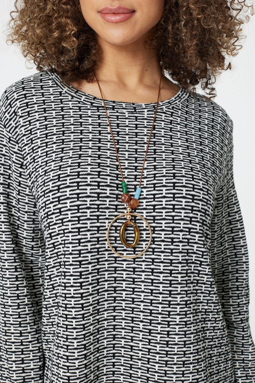 Black And White | Long Sleeve Top with Necklace